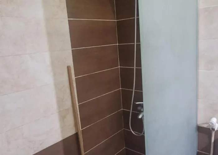 With Free Private Furnished Near Senzomall Apartment *