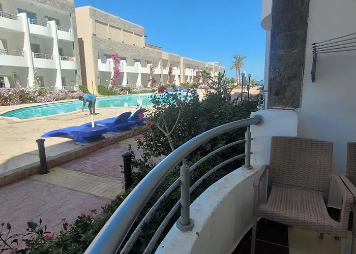 With Free Private Furnished Near Senzomall Apartment *